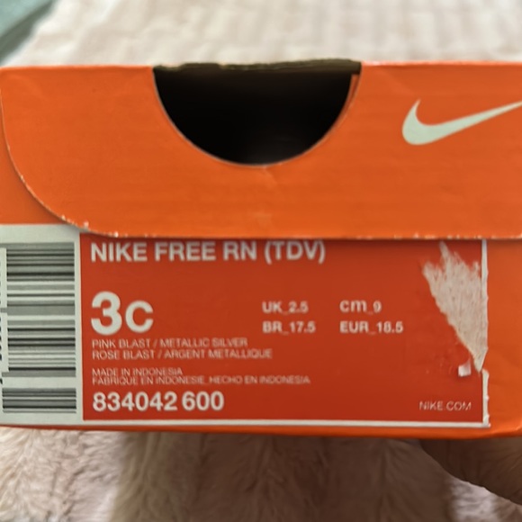 Nike Fee Run Pink Child shoes Size 3C - Picture 6 of 6